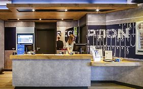 Ibis Budget Courbevoie Paris La Defense